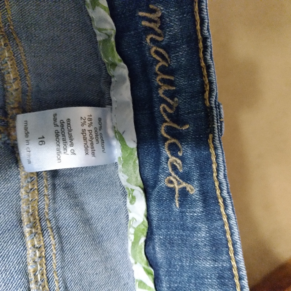 Maurices medium wash stretch jeans size 16